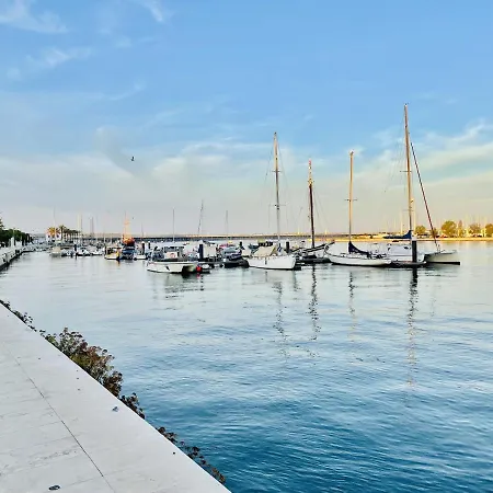 Apartment Caravela - Beach 200m - South Oriented Terrace